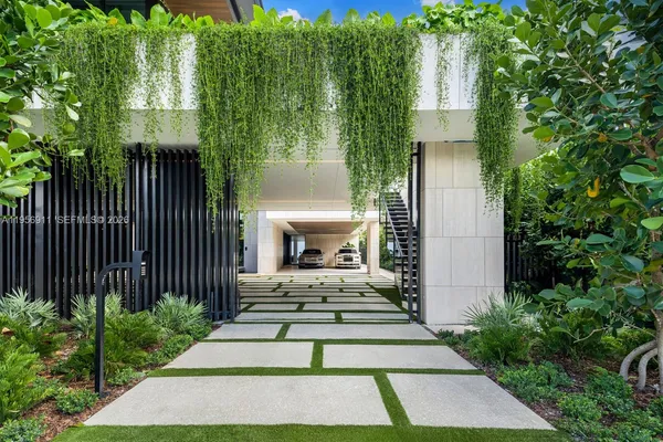 $88,500,000 | 255 Ocean Boulevard, Golden Beach, FL 33160