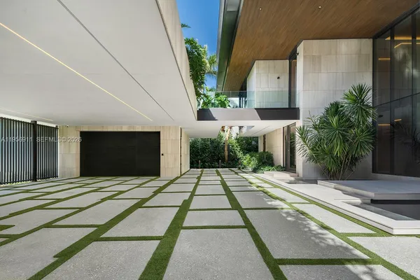 $88,500,000 | 255 Ocean Boulevard, Golden Beach, FL 33160