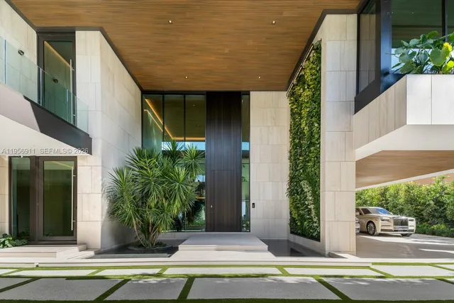 $88,500,000 | 255 Ocean Boulevard, Golden Beach, FL 33160