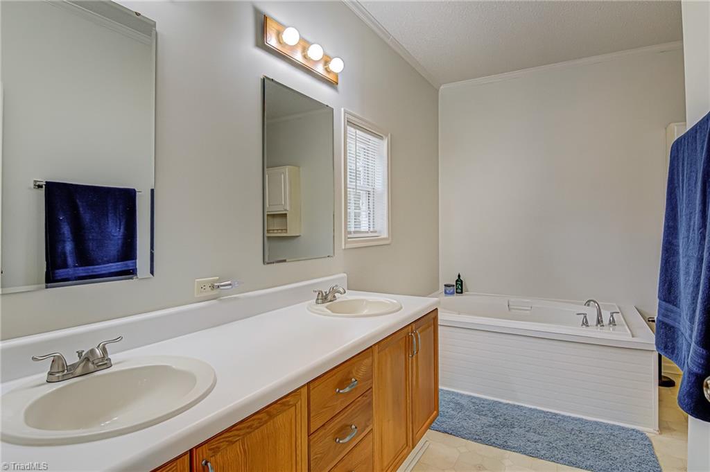 3032 Shady Grove Church Road East Bend, NC 27018 - Photo 13 of 32