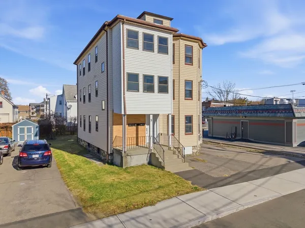 $2,600 | 5 Atwood Avenue, Unit 123, Norwood, MA 02062