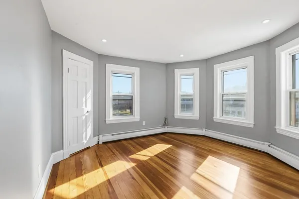 $2,600 | 5 Atwood Avenue, Unit 123, Norwood, MA 02062