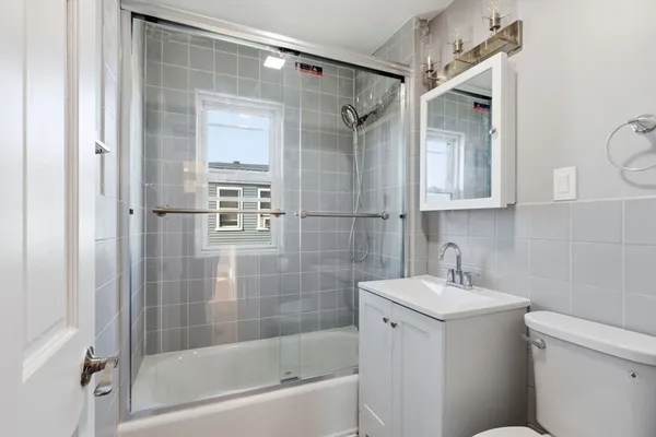 $2,600 | 5 Atwood Avenue, Unit 123, Norwood, MA 02062
