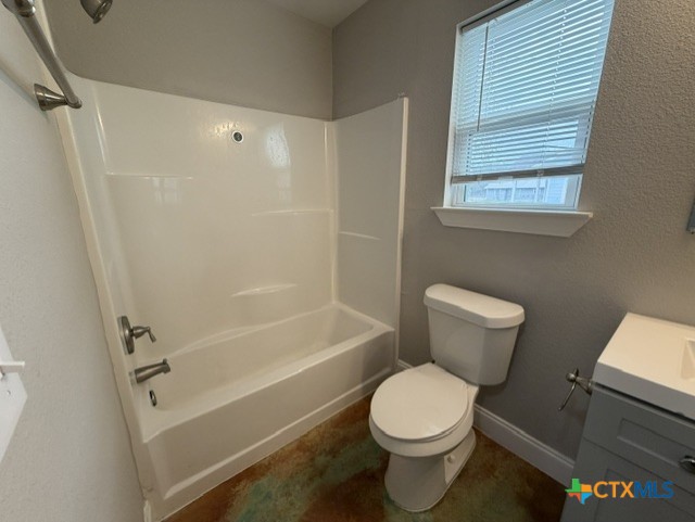 661 West Austin Street, Unit Q Luling, TX 78648 - Photo 8 of 11