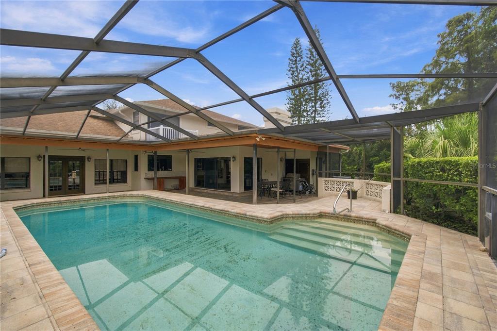 14601 Anchoret Road Tampa, FL 33618 - Photo 3 of 31 Gallery Image 3