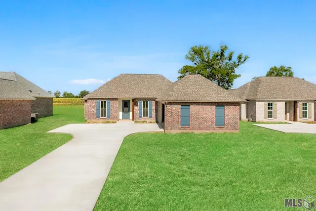 $340,000 | 4835 Pointe Prospect Drive, Oscar, LA 70762