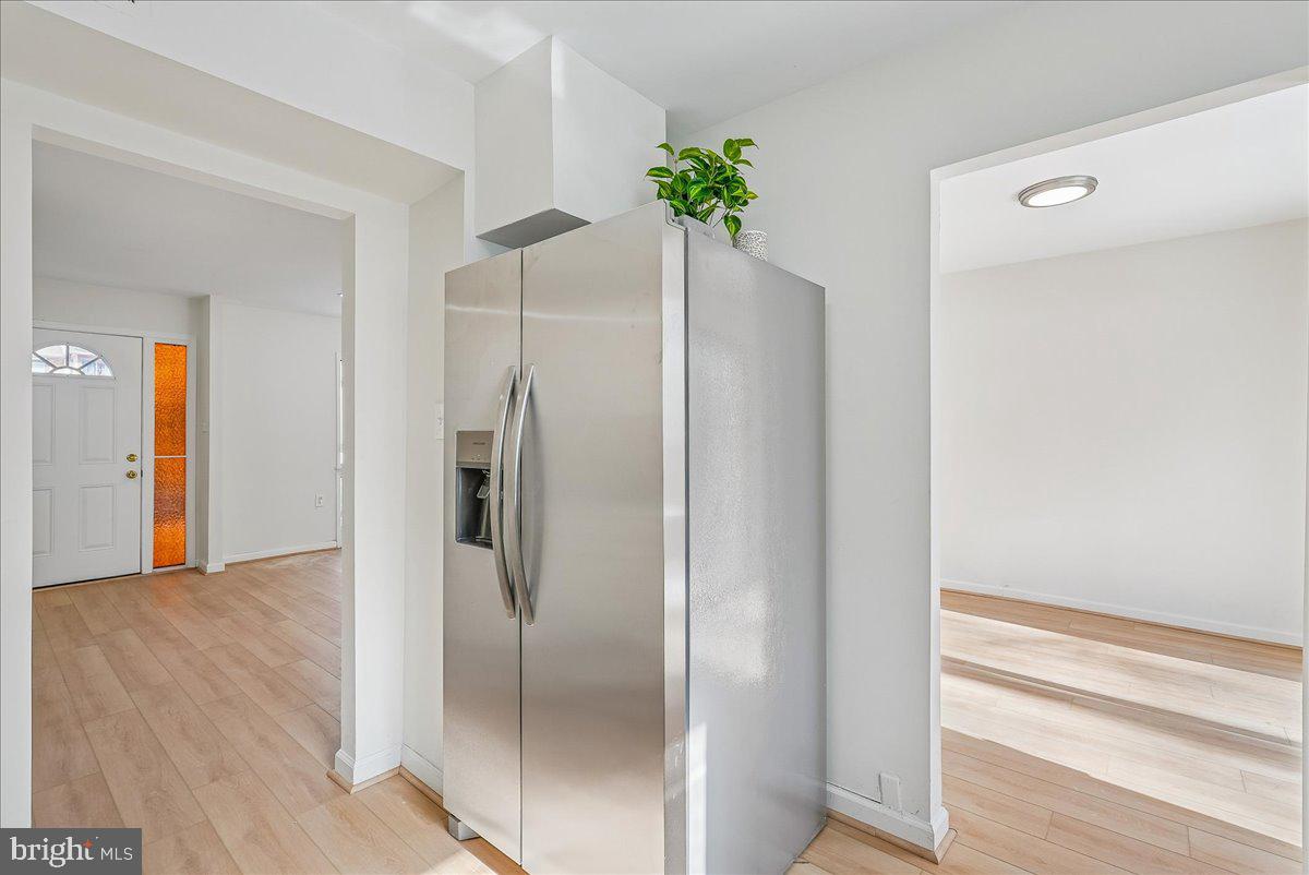 2315 Emerald Heights Court Reston, VA 20191 - Photo 15 of 36 New Upgrade Refrigerator w/In-Door Water/Ice Maker