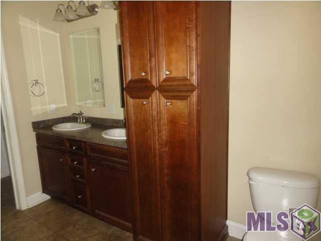 409 Main Street Patterson, LA 70392 - Photo 8 of 19 Master Bathroom