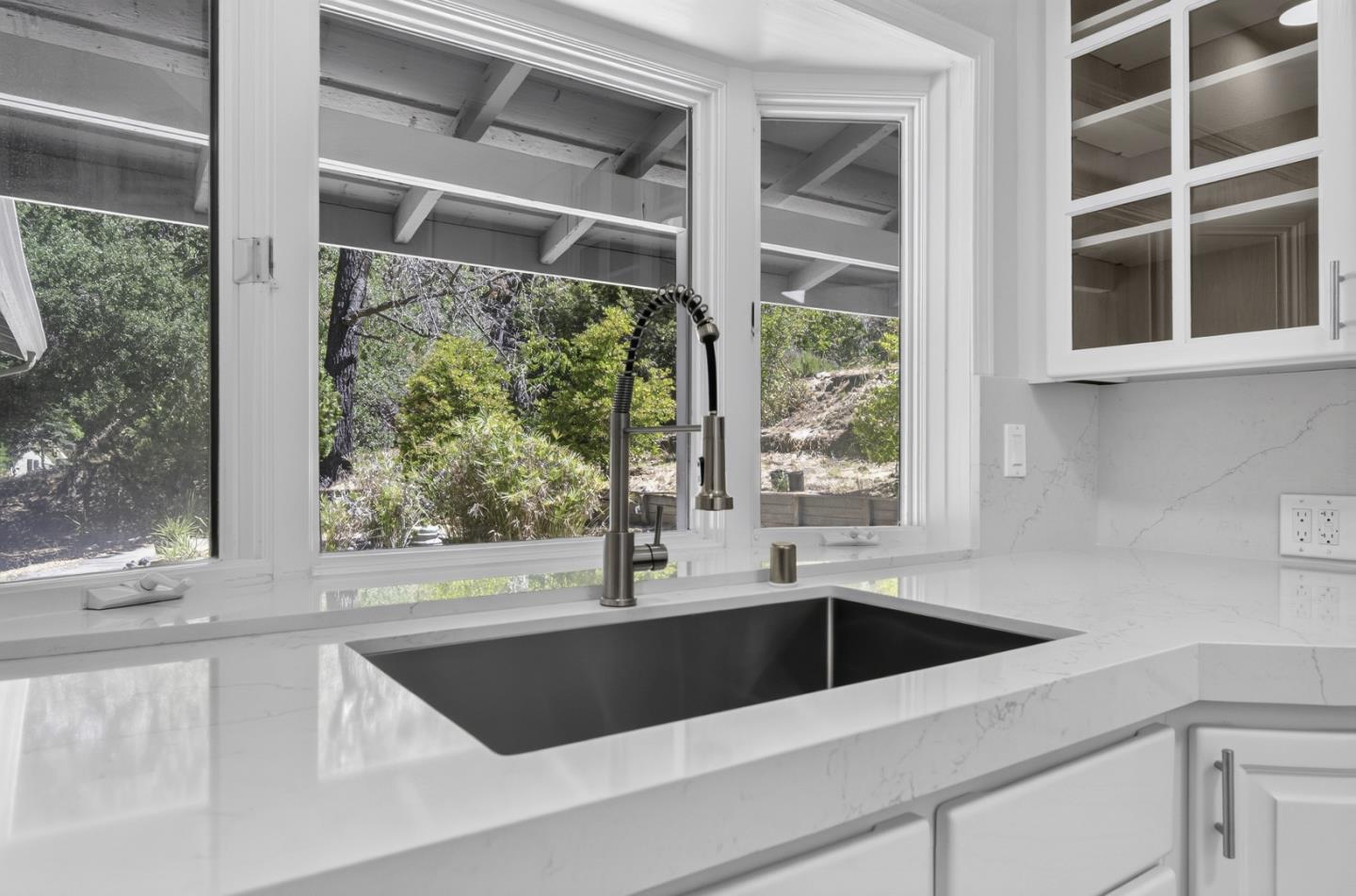 16505 Sanborn Road Saratoga, CA 95070 - Photo 13 of 49 Gallery Image 13