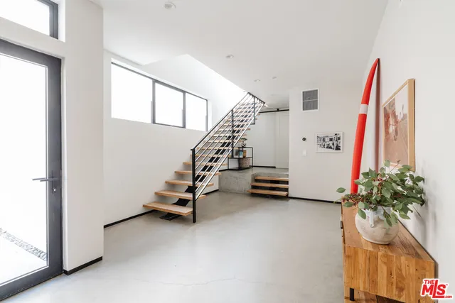 $14,995 | 609 Broadway Street, Venice, CA 90291