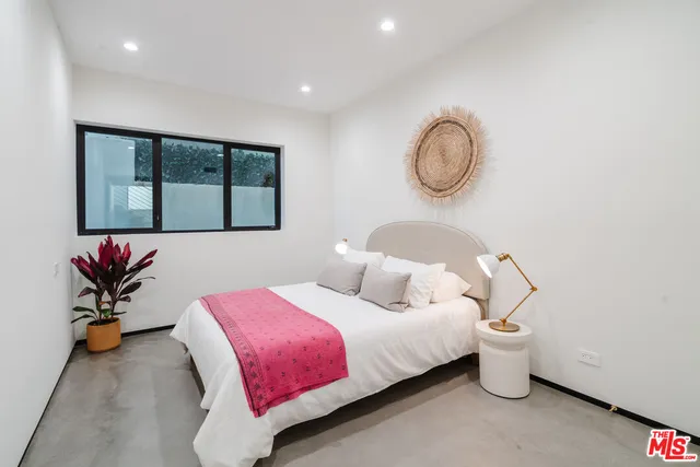 $14,995 | 609 Broadway Street, Venice, CA 90291