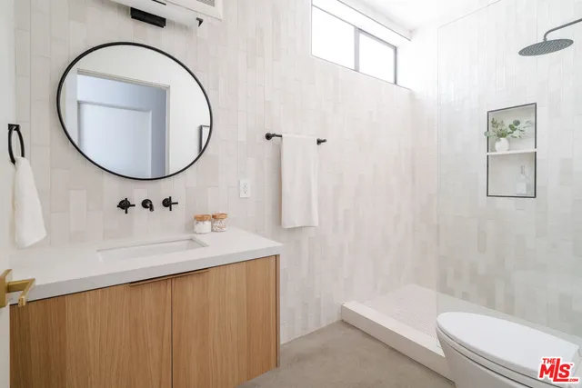 $14,995 | 609 Broadway Street, Venice, CA 90291