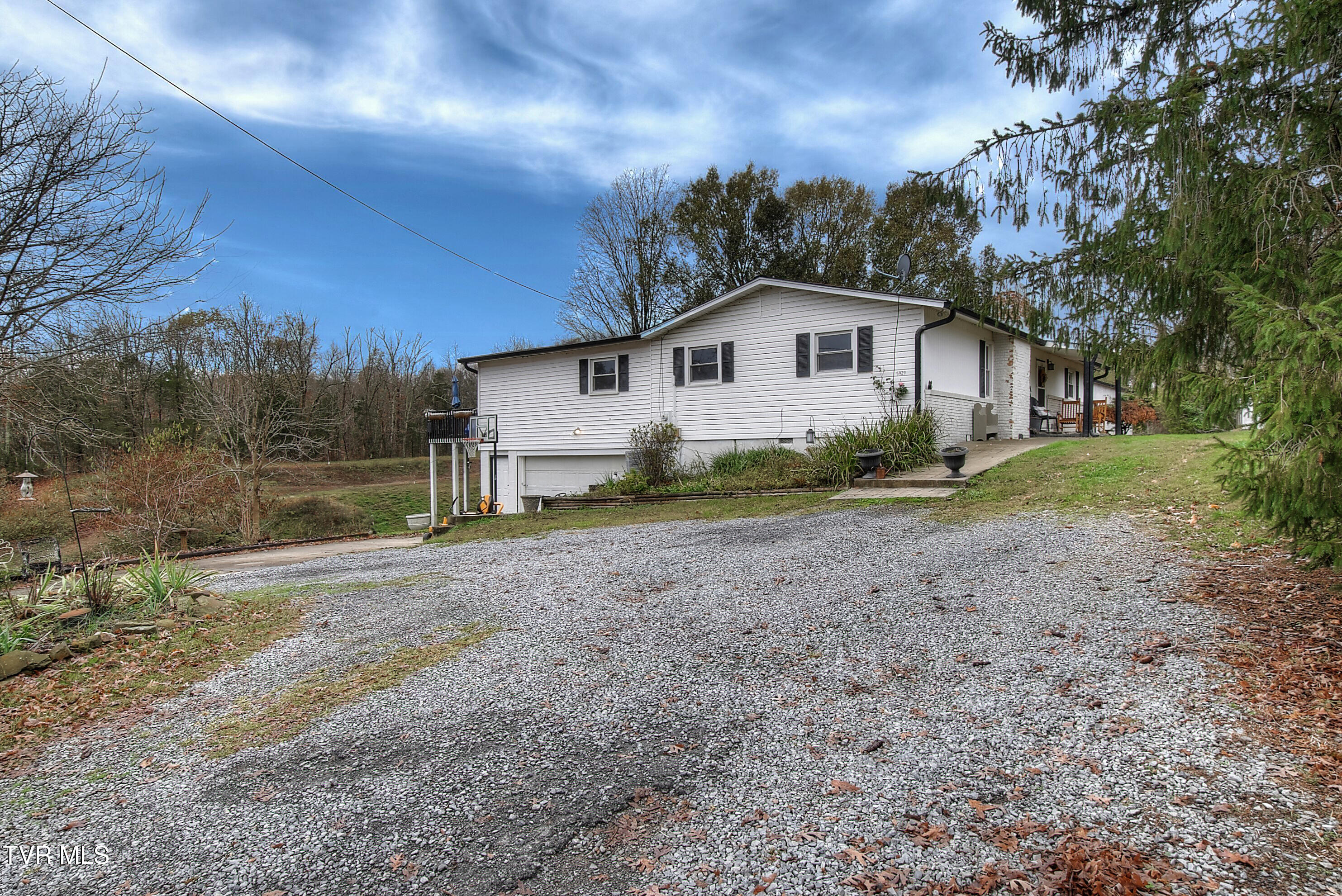 5929 Stardust Road Kingsport, TN 37660 - Photo 14 of 74 9