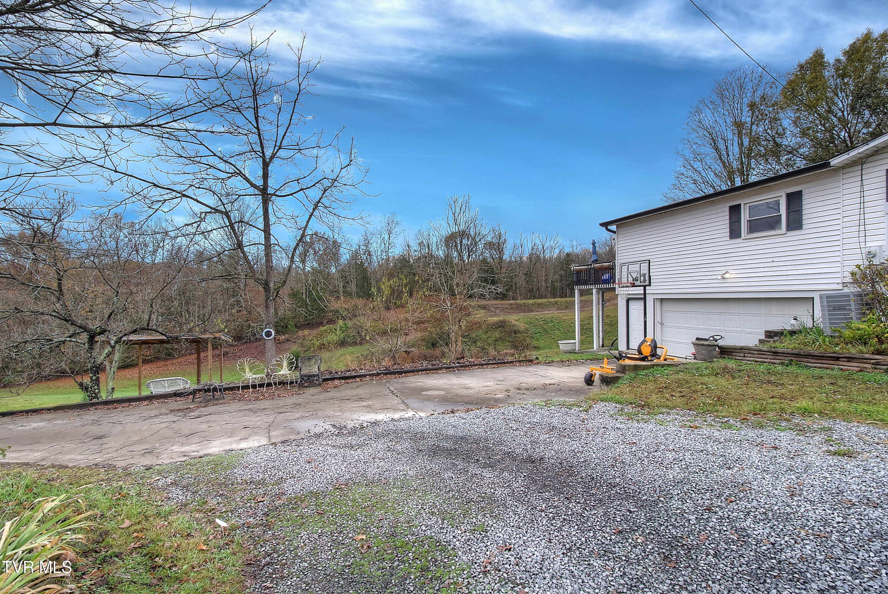5929 Stardust Road Kingsport, TN 37660 - Photo 8 of 74 4