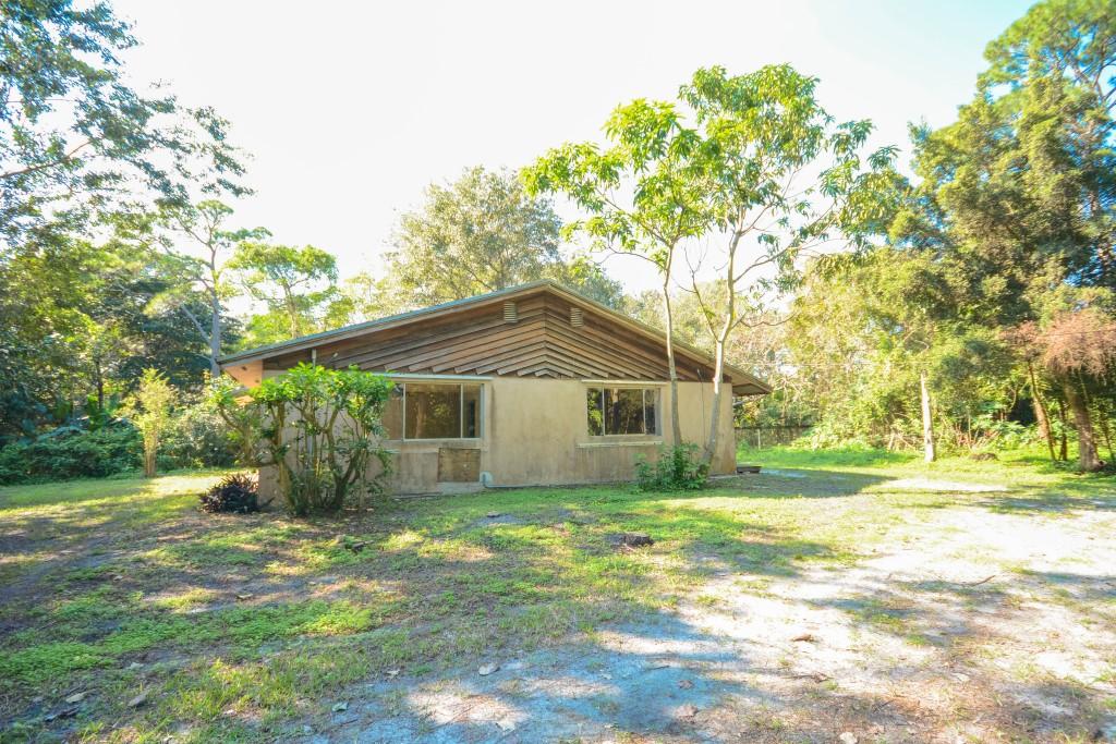 2789 G Road East Loxahatchee, FL 33470 - Photo 2 of 16 Side