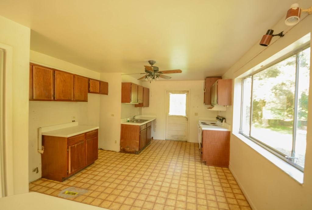 2789 G Road East Loxahatchee, FL 33470 - Photo 7 of 16 Kitchen