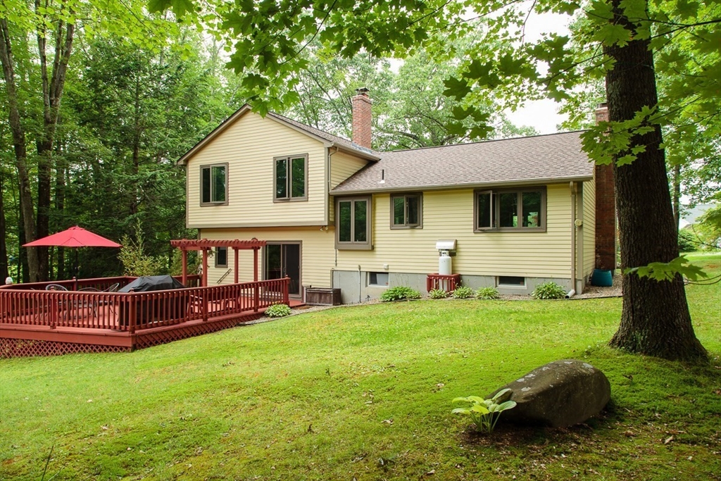 305 Strong Street Amherst, MA 01002 - Photo 3 of 29 Gallery Image 3
