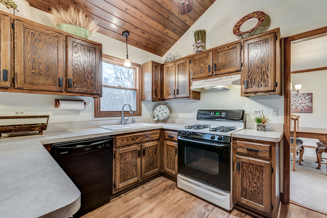36W830 Crane Road St. Charles, IL 60175 - Photo 17 of 31