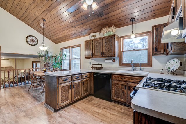 36W830 Crane Road St. Charles, IL 60175 - Photo 18 of 31