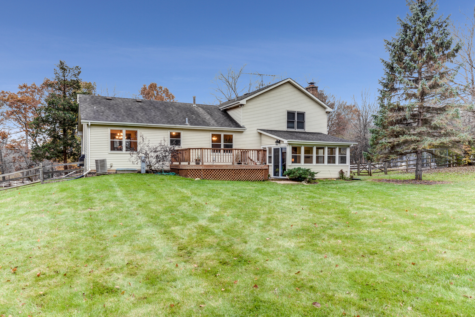 36W830 Crane Road St. Charles, IL 60175 - Photo 5 of 31
