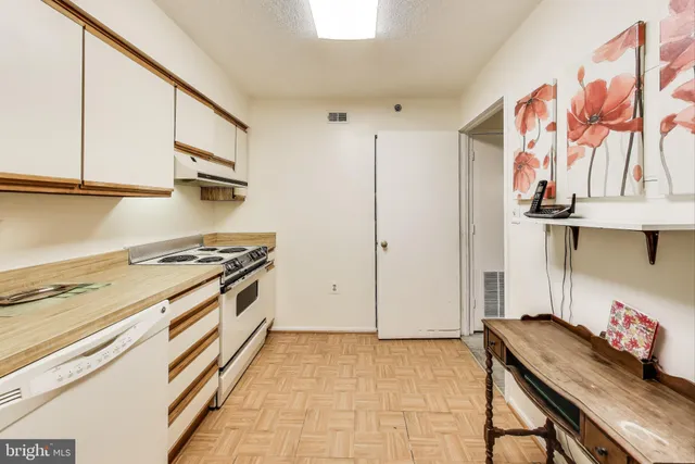 $205,000 | 3330 North Leisure World Boulevard, Unit 51015, Silver Spring, MD 20906