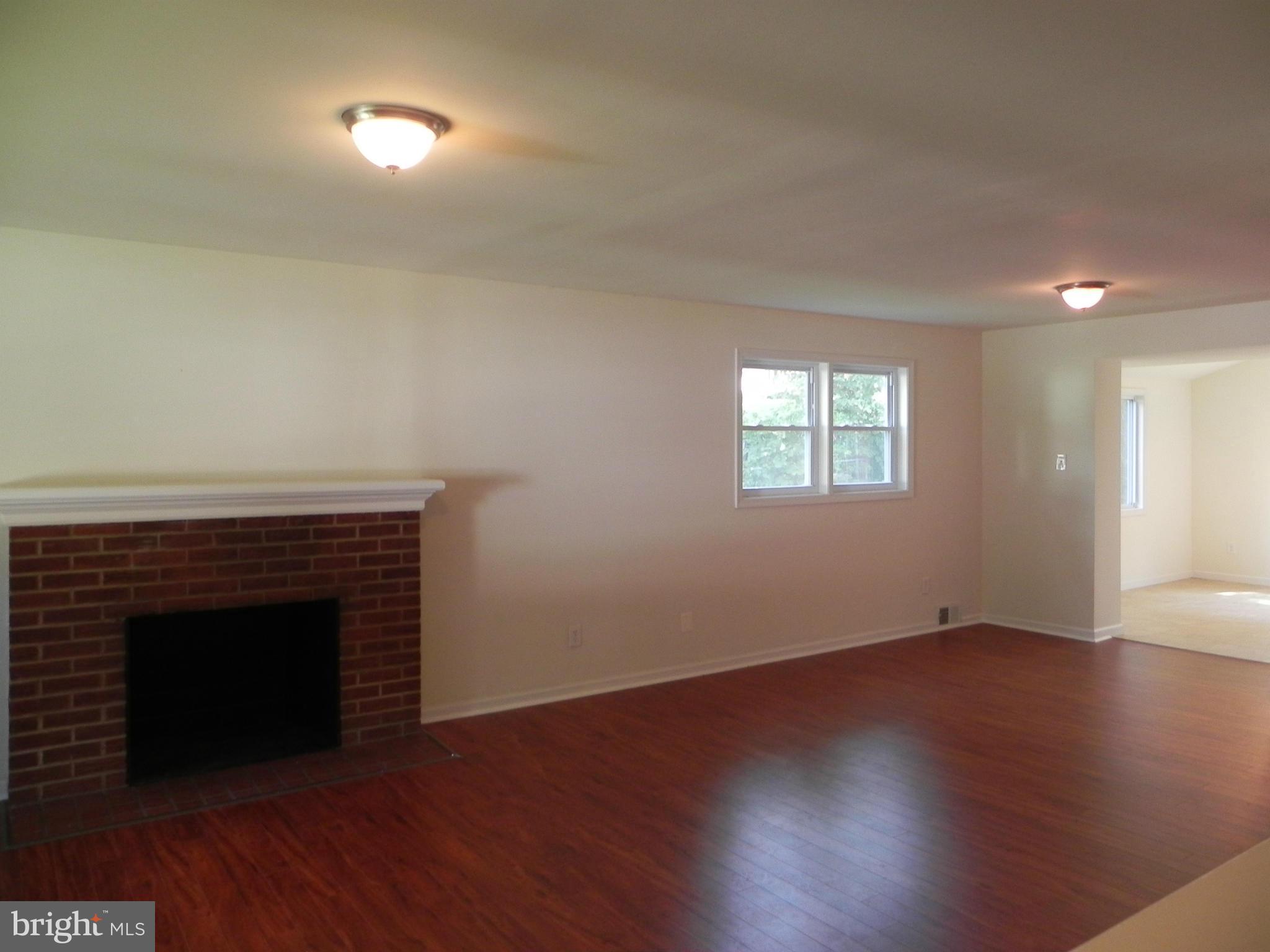 5943 Atteentee Road Springfield, VA 22150 - Photo 7 of 9 Interior (General)