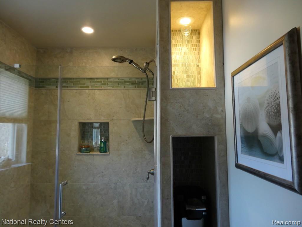 4335 North Ridge Drive Pinckney, MI 48169 - Photo 28 of 42 Fabulous!
