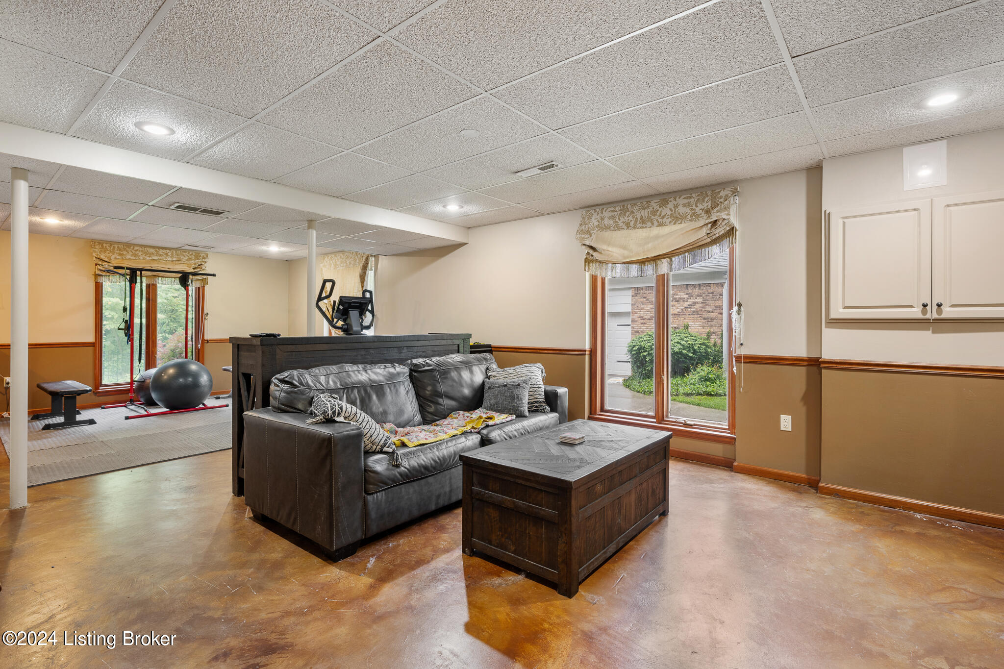 2312 Fallsview Road Louisville, KY 40207 - Photo 37 of 63 2312 Fallsview Rd-43