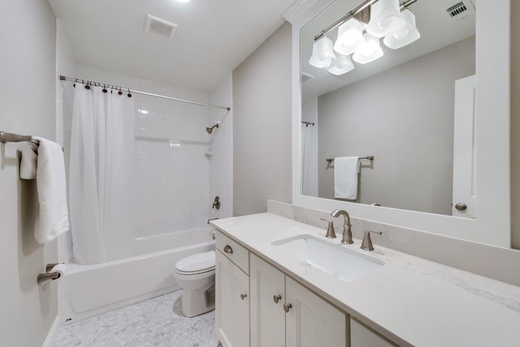 1225 Augusta Road Benbrook, TX 76126 - Photo 10 of 21