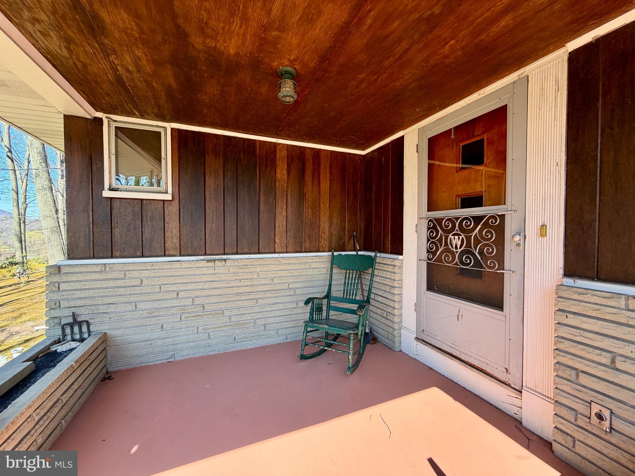 624 Raystown Road Everett, PA 15537 - Photo 4 of 32
