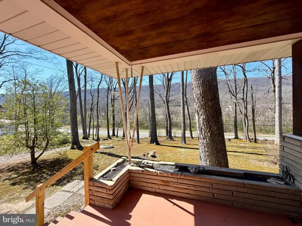 $275,000 | 624 Raystown Road, Everett, PA 15537