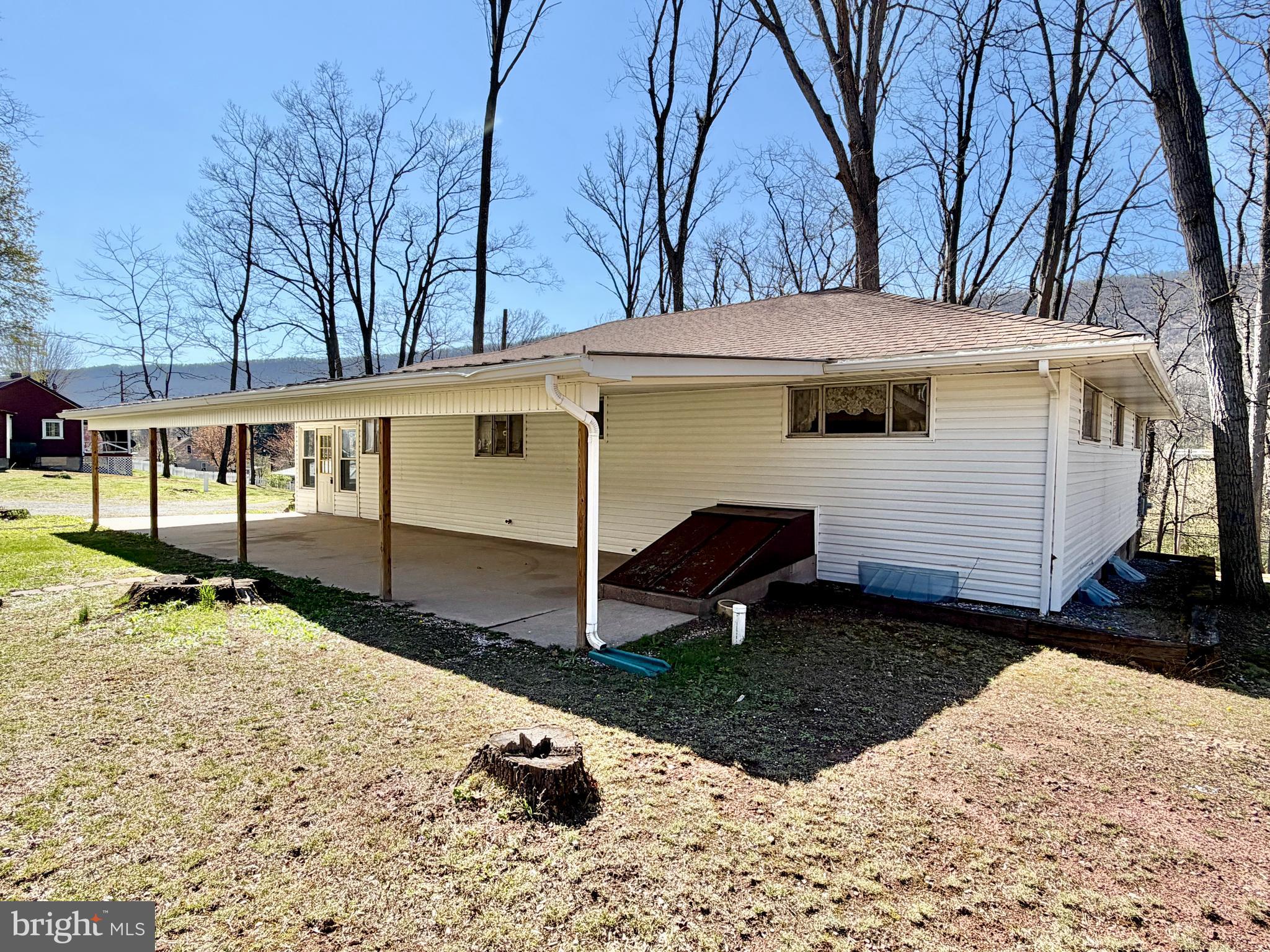624 Raystown Road Everett, PA 15537 - Photo 9 of 32