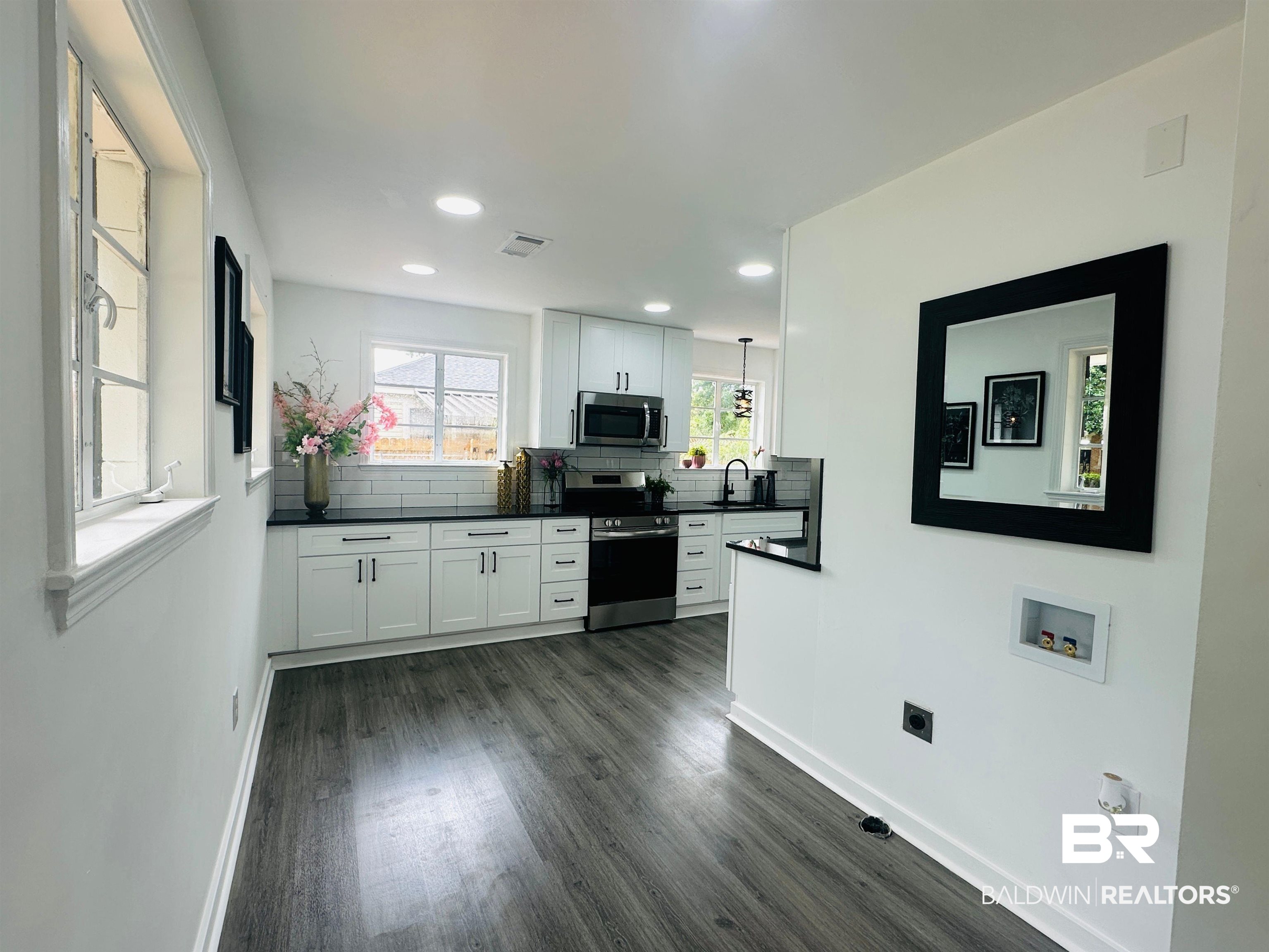 808 Rowell Street Mobile, AL 36606 - Photo 4 of 22
