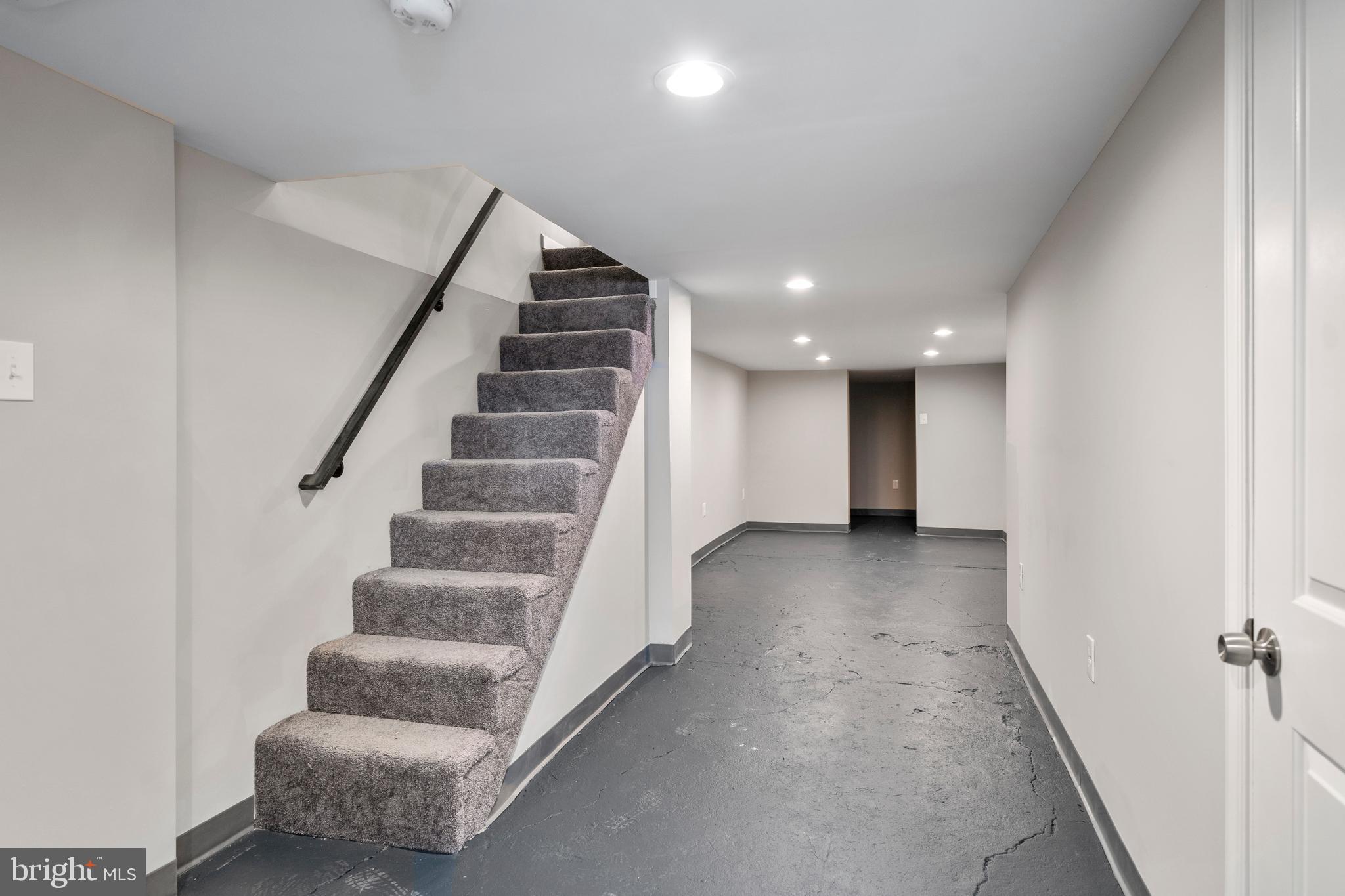 2216 Tasker Street Philadelphia, PA 19145 - Photo 31 of 42
