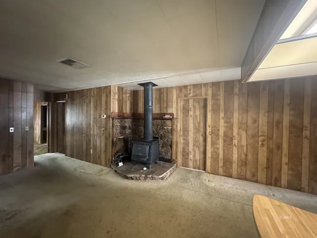 a view of a livingroom with furniture