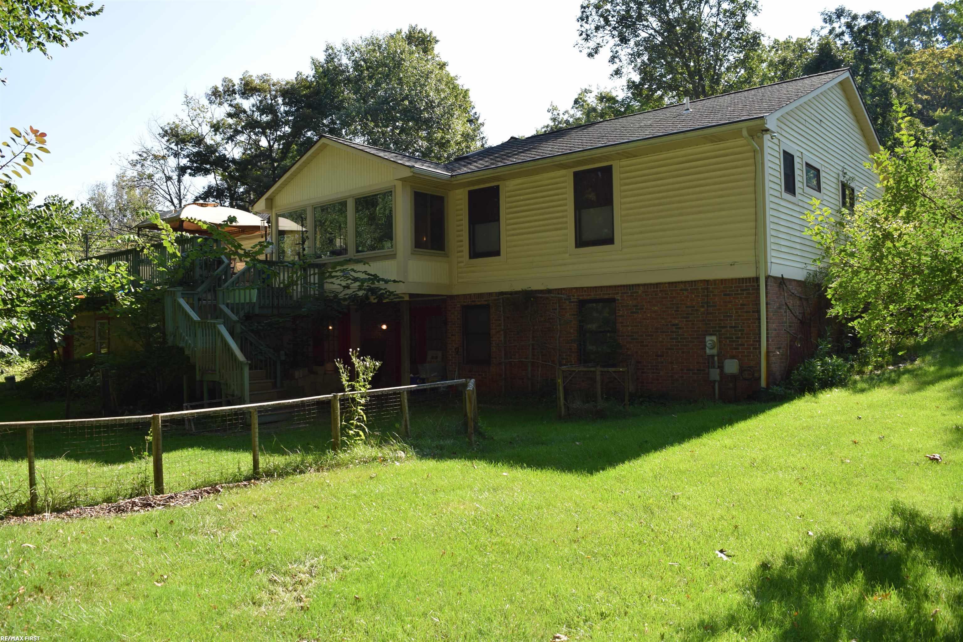 4203 Timberview Drive Howell, MI 48843 - Photo 4 of 20 50154523-78dbf3d1-c31e-47e2-8ec1-263cb0e17605.JPG