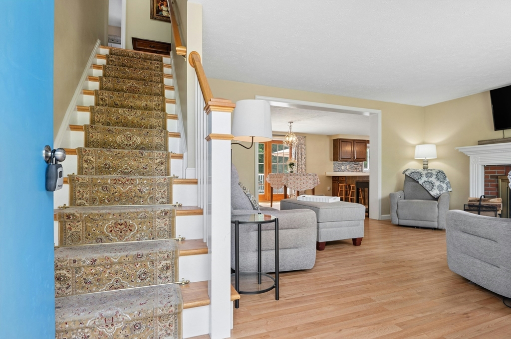 158 Copperfield Road Worcester, MA 01602 - Photo 15 of 42