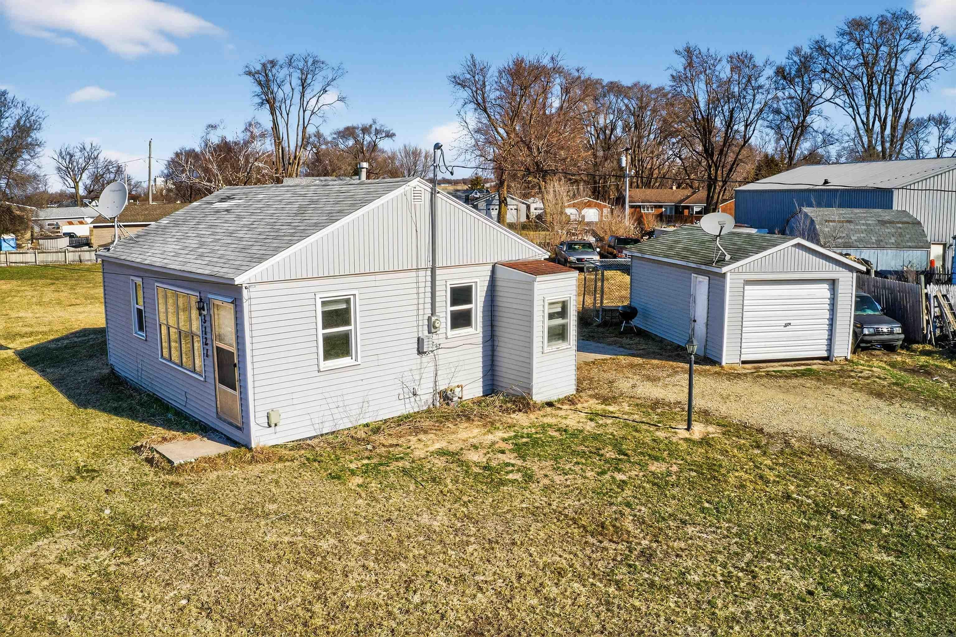 3121 Gilbertville Road Waterloo, IA 50707 - Photo 19 of 21 Gallery Image 19