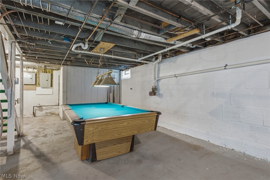 2365 Copley Road Akron, OH 44320 - Photo 27 of 28 Pool table
