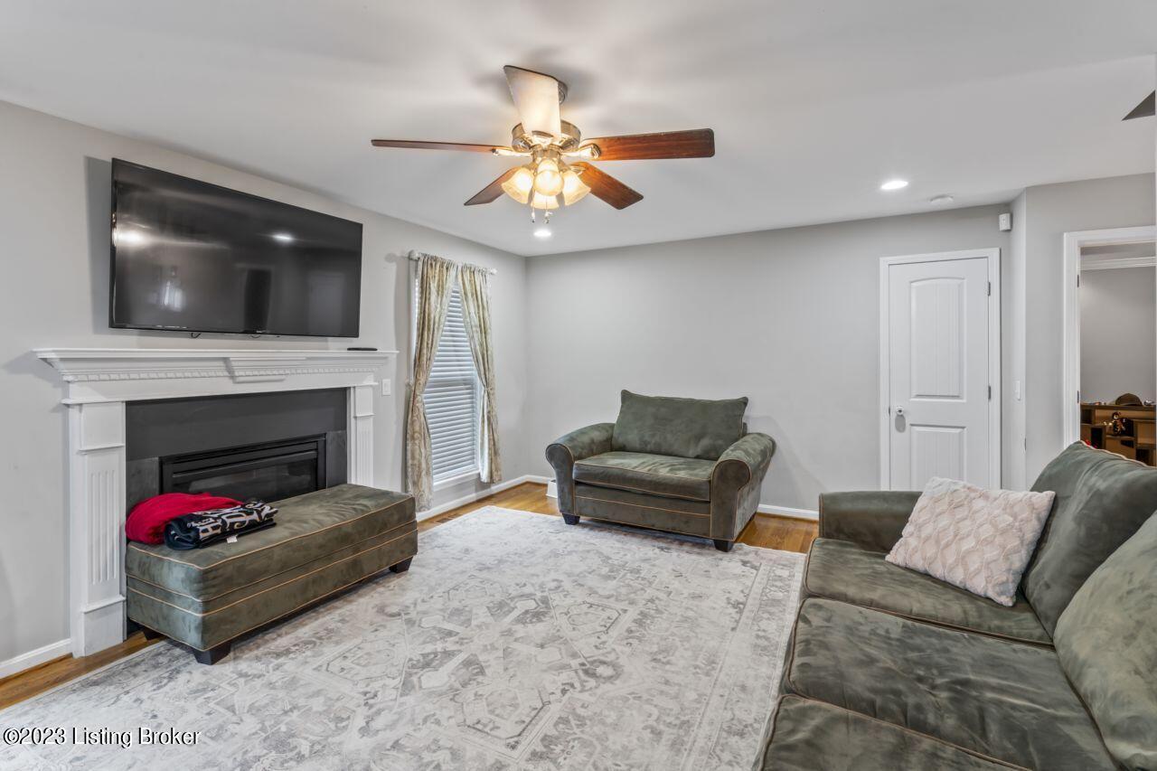 7614 Crestline Road Louisville, KY 40214 - Photo 17 of 35 DSC02671
