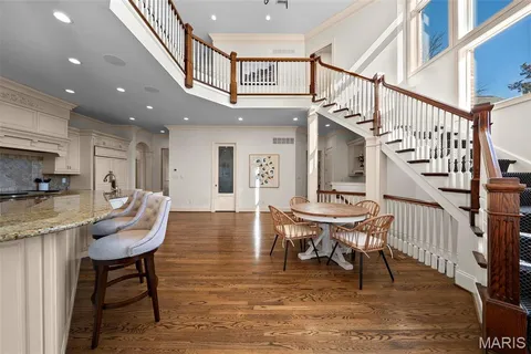 $2,399,000 | 16 Outer Ladue Drive, Frontenac, MO 63131