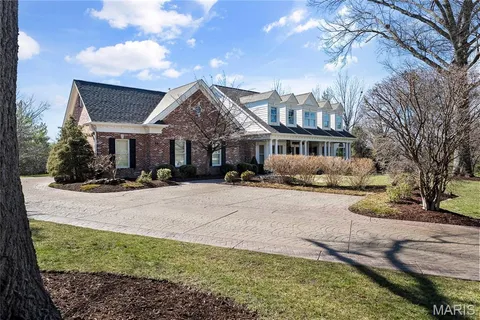 $2,399,000 | 16 Outer Ladue Drive, Frontenac, MO 63131