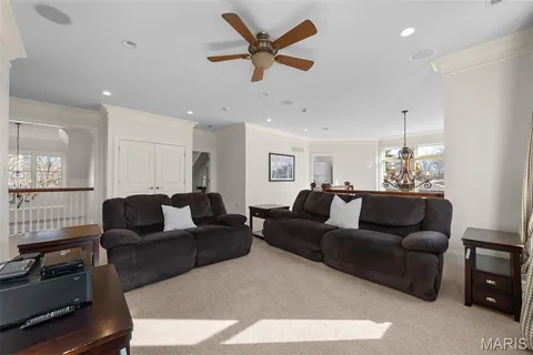 $2,399,000 | 16 Outer Ladue Drive, Frontenac, MO 63131