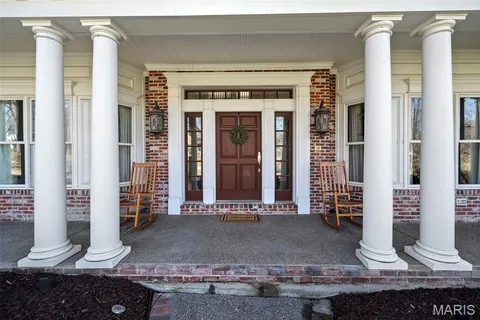 $2,399,000 | 16 Outer Ladue Drive, Frontenac, MO 63131