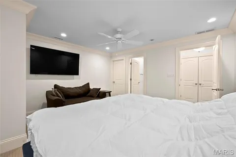 $2,399,000 | 16 Outer Ladue Drive, Frontenac, MO 63131