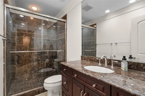 $2,399,000 | 16 Outer Ladue Drive, Frontenac, MO 63131