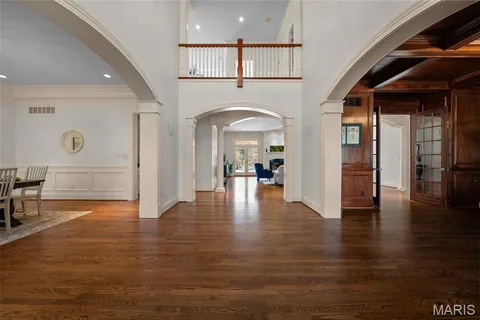 $2,399,000 | 16 Outer Ladue Drive, Frontenac, MO 63131