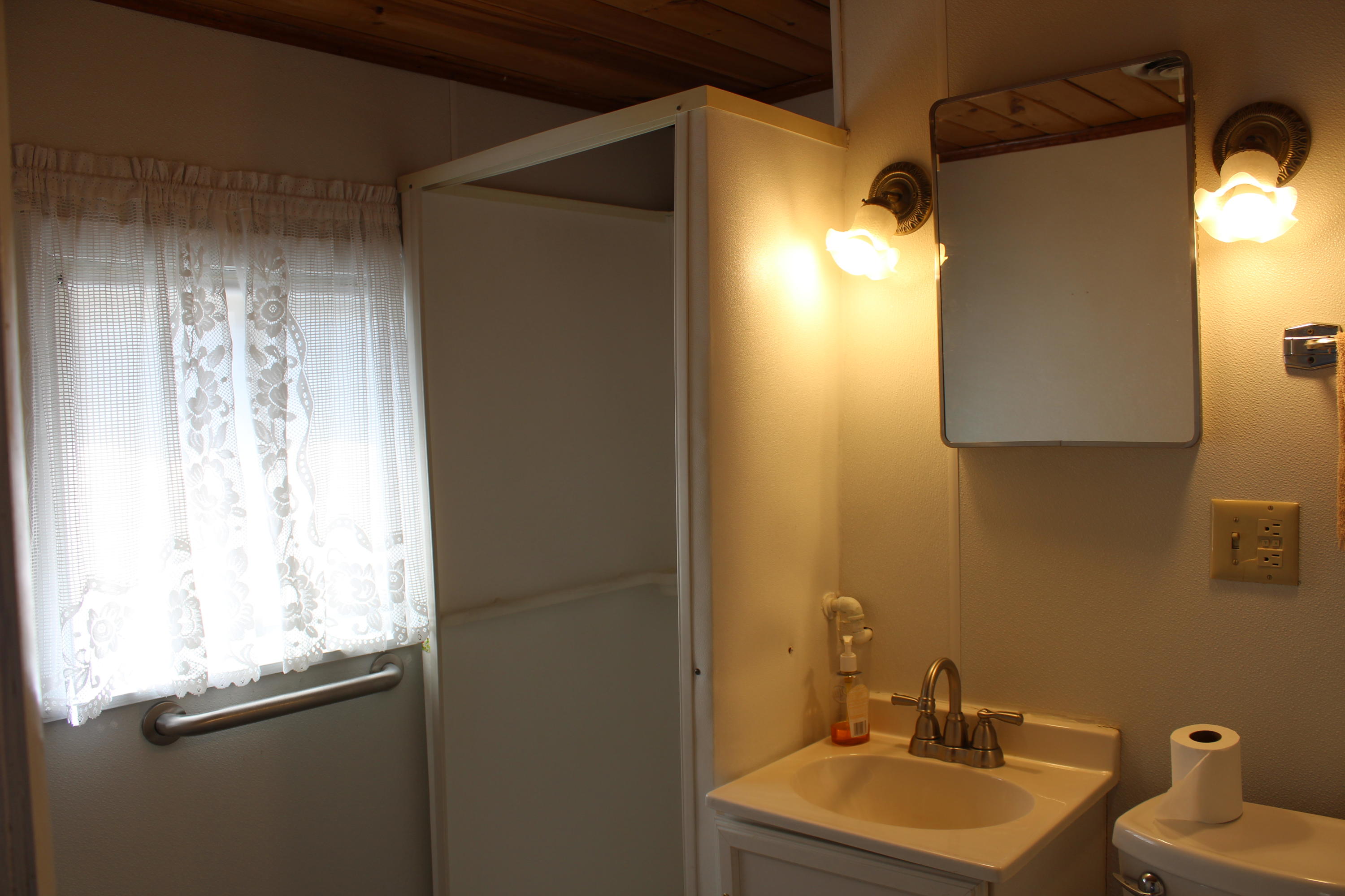 28 Spring Street Old Town, ME 04468 - Photo 16 of 23 bath