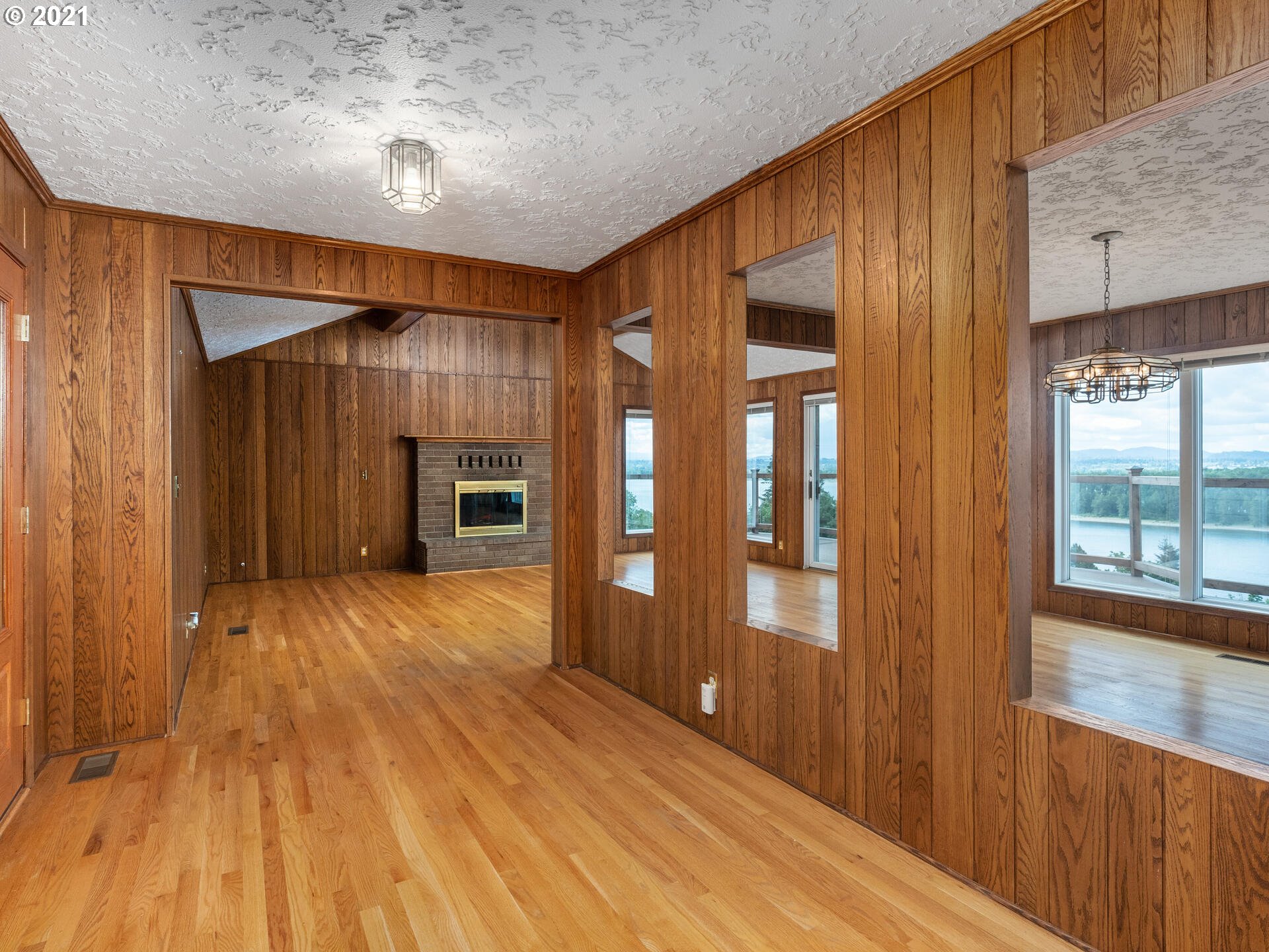610 Northwest Brady Road Camas, WA 98607 - Photo 5 of 32 Gallery Image 5