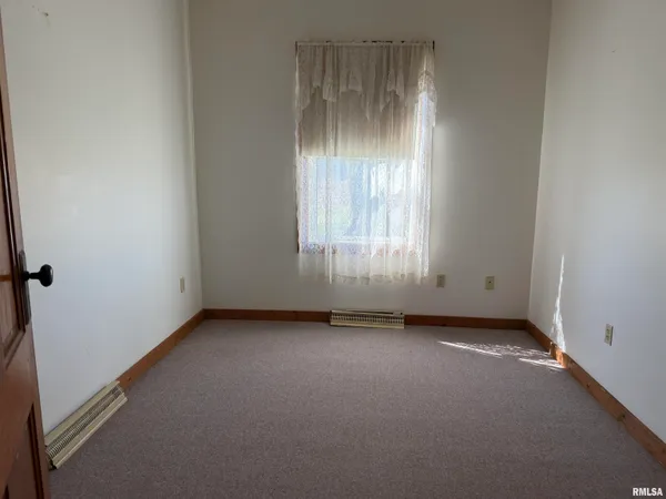 $129,900 | 1116 McGlaughlin Road, Bluffs, IL 62621